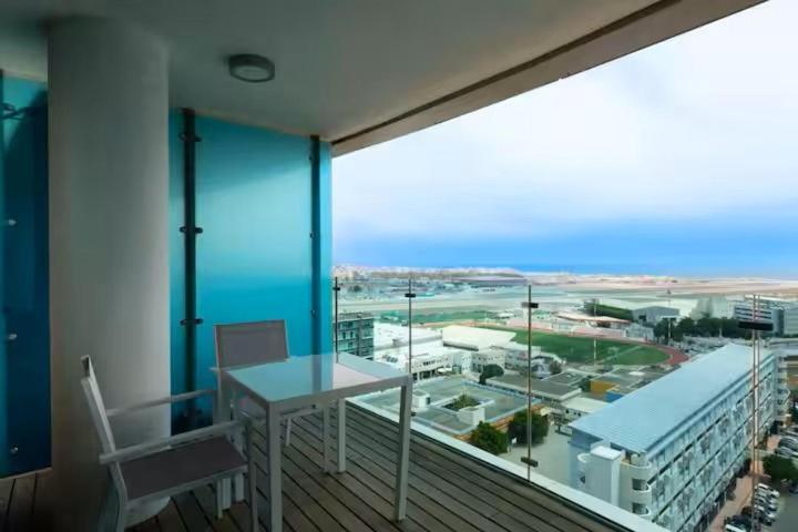 Seaside Serenity Oasis - High Floor - Stunning Views Gibraltar Eksteriør billede