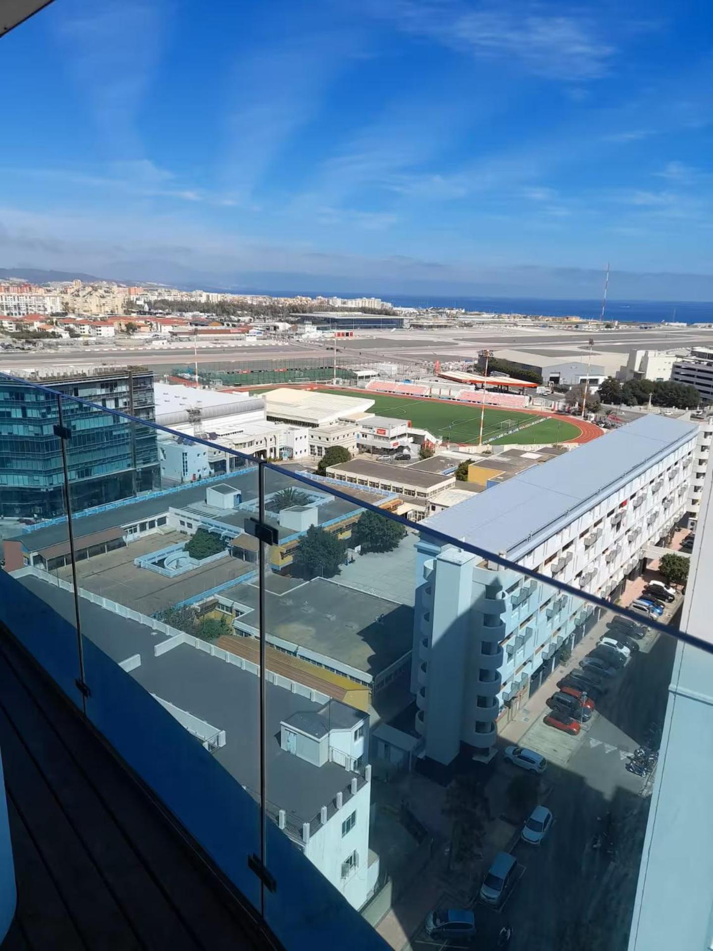 Seaside Serenity Oasis - High Floor - Stunning Views Gibraltar Eksteriør billede